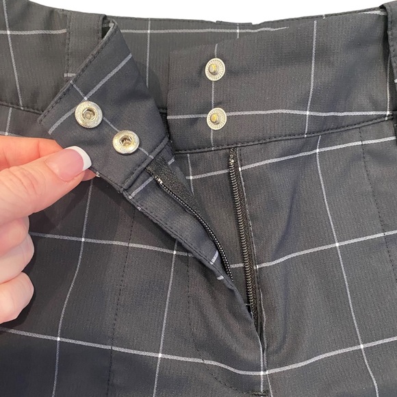 Nike Black Checkered Dri-Fit Golf Shorts 0 - Picture 4 of 10